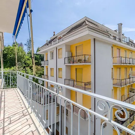 Guesthost - Brigh X5 In Riviera Ligure Апартаменты
